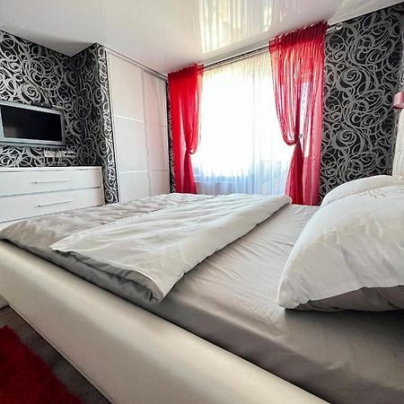 Relax. Просторі Та Затишні Апартаменти Ternopil Esterno foto